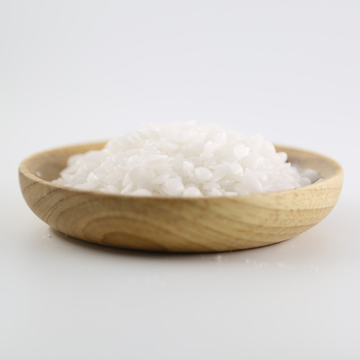 Grani bianchi di alimentazione Cera microcristallina raffinata con contenuto di olio basso per rivestimento per la protezione alimentare
